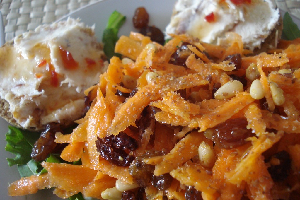 Representative image for Carrot-Raisin Salad
