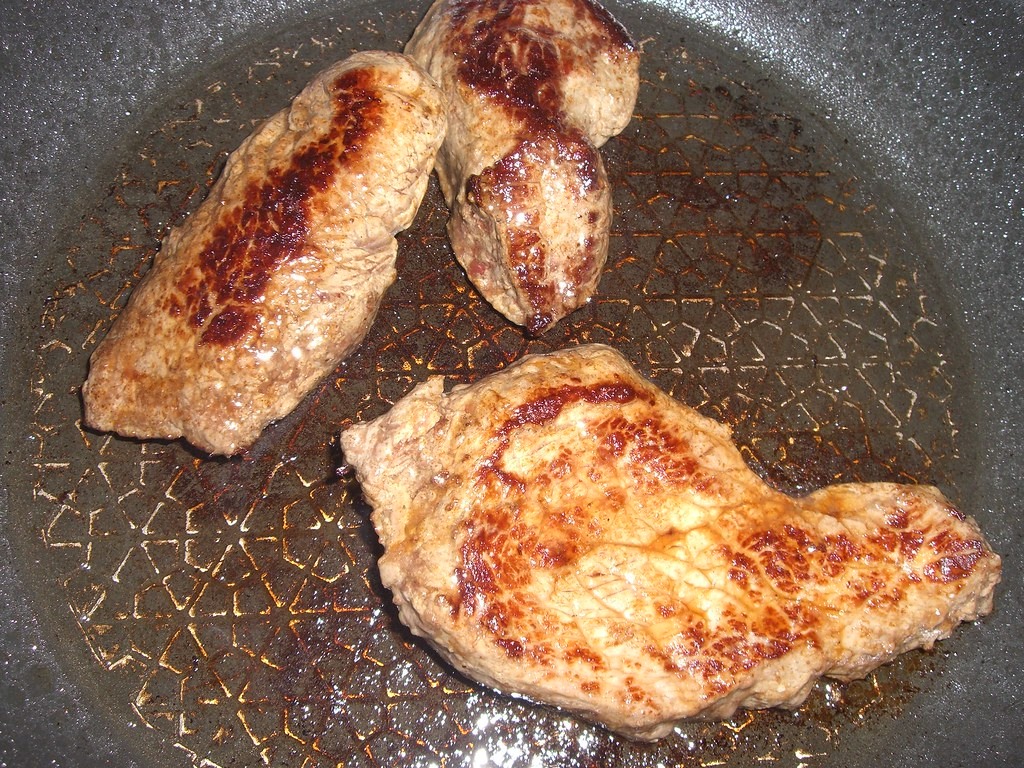 Representative image for Panbroiling and Panfrying Meat